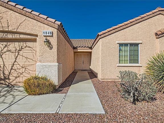 4th image of 1049 Desert Olive Ct