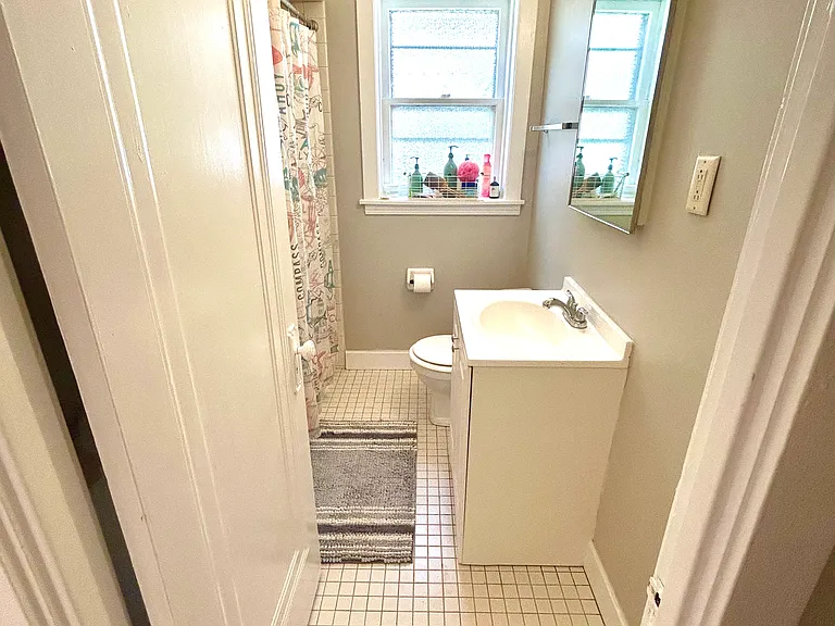 622 Elgin Ave #1W — Photo 8