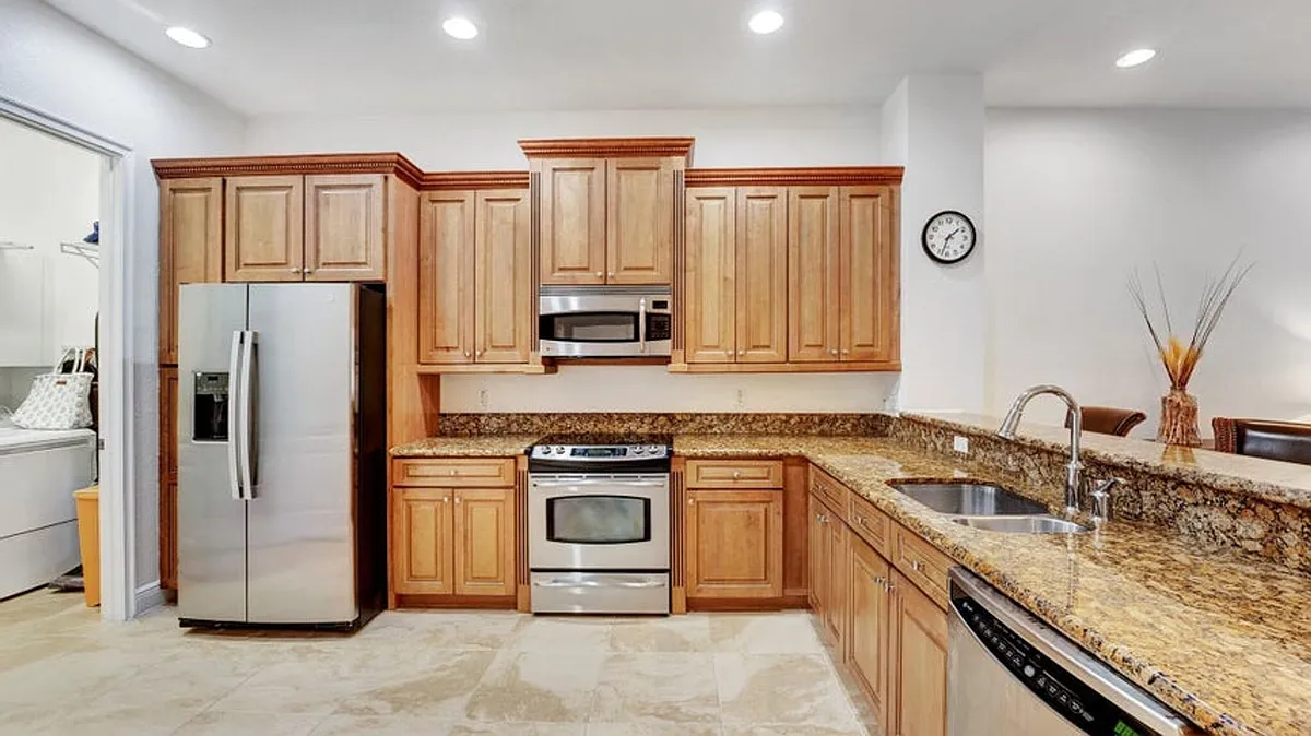 Building Photo - 4703 Artesa Way E