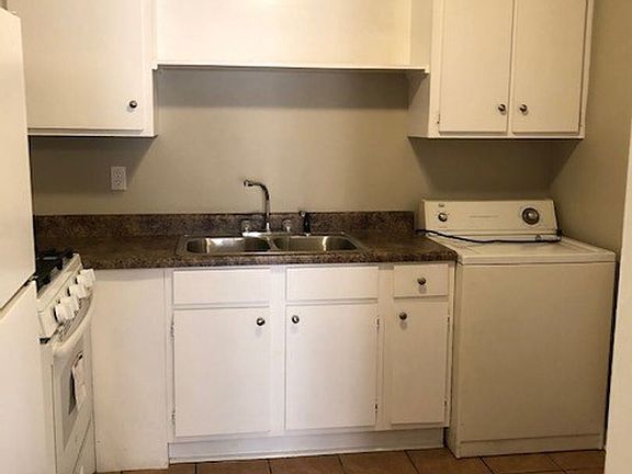 4th image of 3970 Southlawn Ave APT 1
