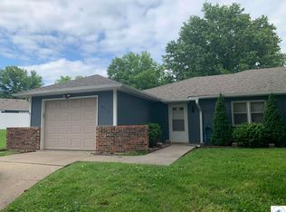 4006 Southlake Cir, Sedalia, MO 65301