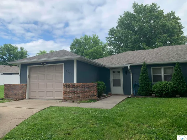 4006 Southlake Cir, Sedalia, MO 65301