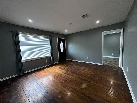 4th image of 8227 Saint Lo Rd