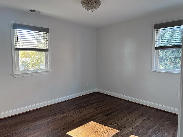 10319 Cleveland St — Photo 10