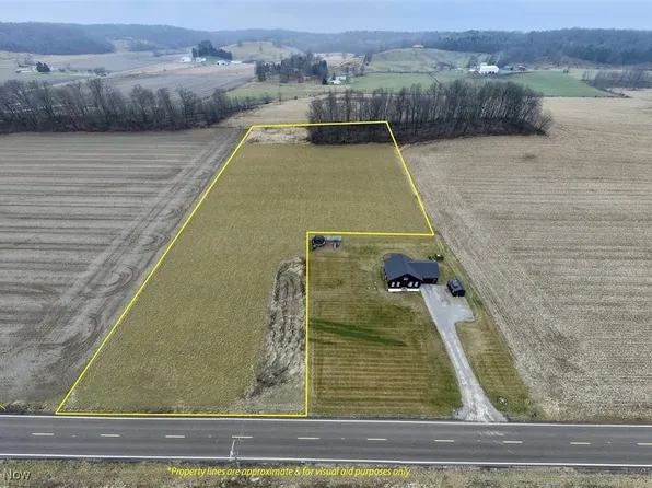 Dolphin St SW, Strasburg, OH 44680