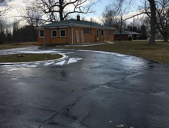 2nd image of 6833 E County Road 300 S