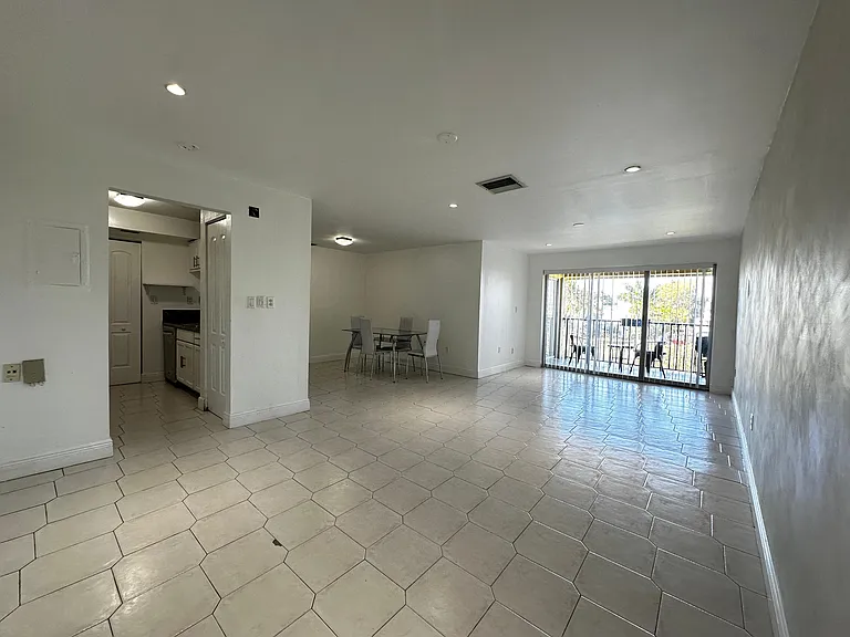 15470 SW 82nd Ln #332 — Photo 5