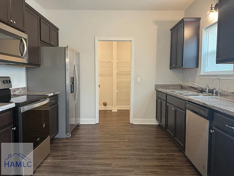 345 McClelland Loop NE — Photo 10