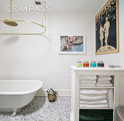 Sold by Compass | media 9