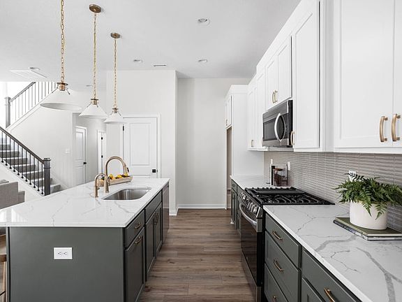 4th image of 15296 Fairlands Dr