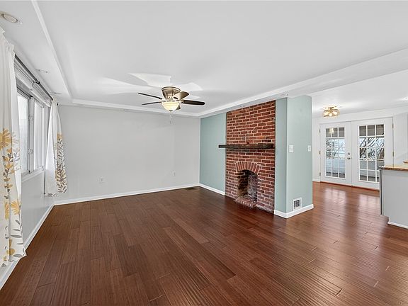 5th image of 225 Kaercher St