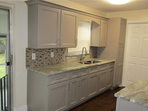 2nd image of 5937 Beechmont Blvd