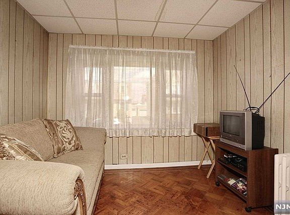5th image of 65 Arlington Blvd