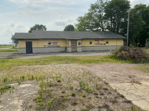 402 W Railroad St, Gideon, MO 63848