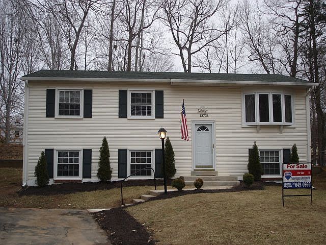 1st image of 13733 Marilyn Ct