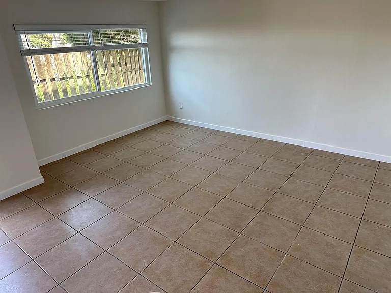 1450 Melrose Ave #103 — Photo 9