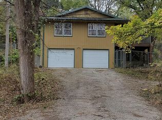 1612 E 476th Rd, Lawrence, KS 66049