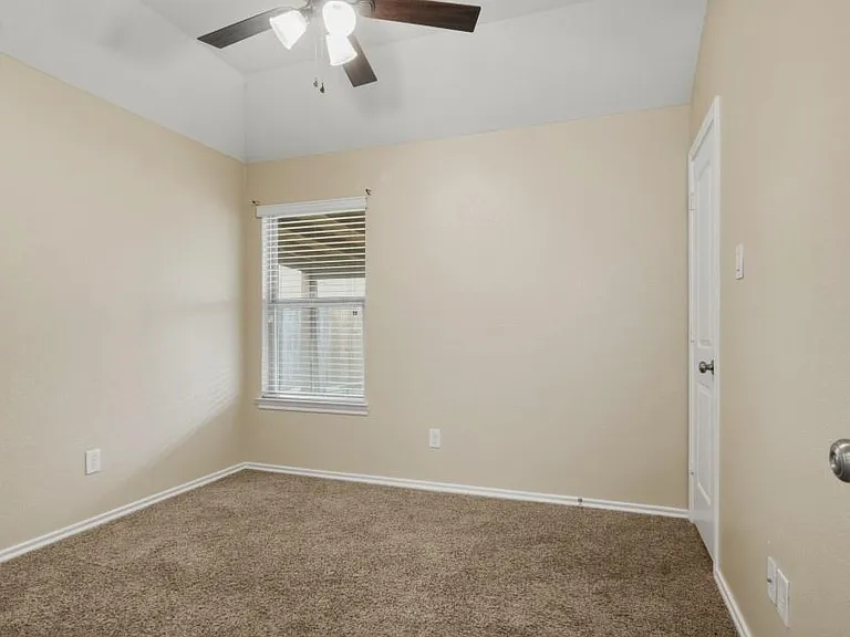19618 Kingston Green Ln — Photo 17