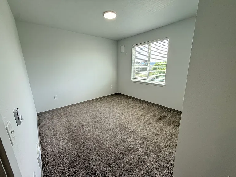 Nathan Apartments — Photo 21