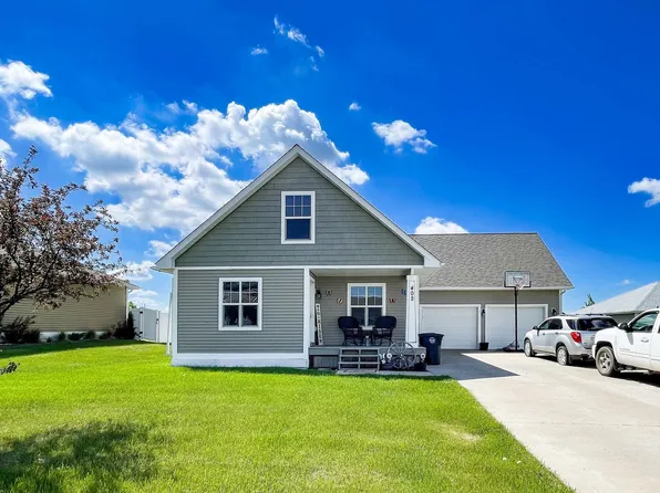 402 9th Ave SE, Stanley, ND 58784