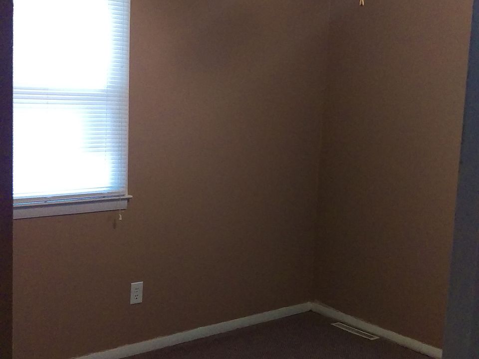2nd image of 1203 W Olive St #B