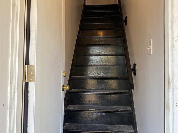 3rd image of 5015 S Broadway #A