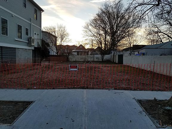 2nd image of 824 Nugent Ave