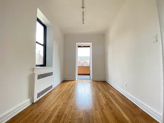 Rented by Lang Realty LLC | media 10