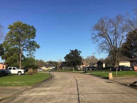 Exterior Neighborhood (street photo)