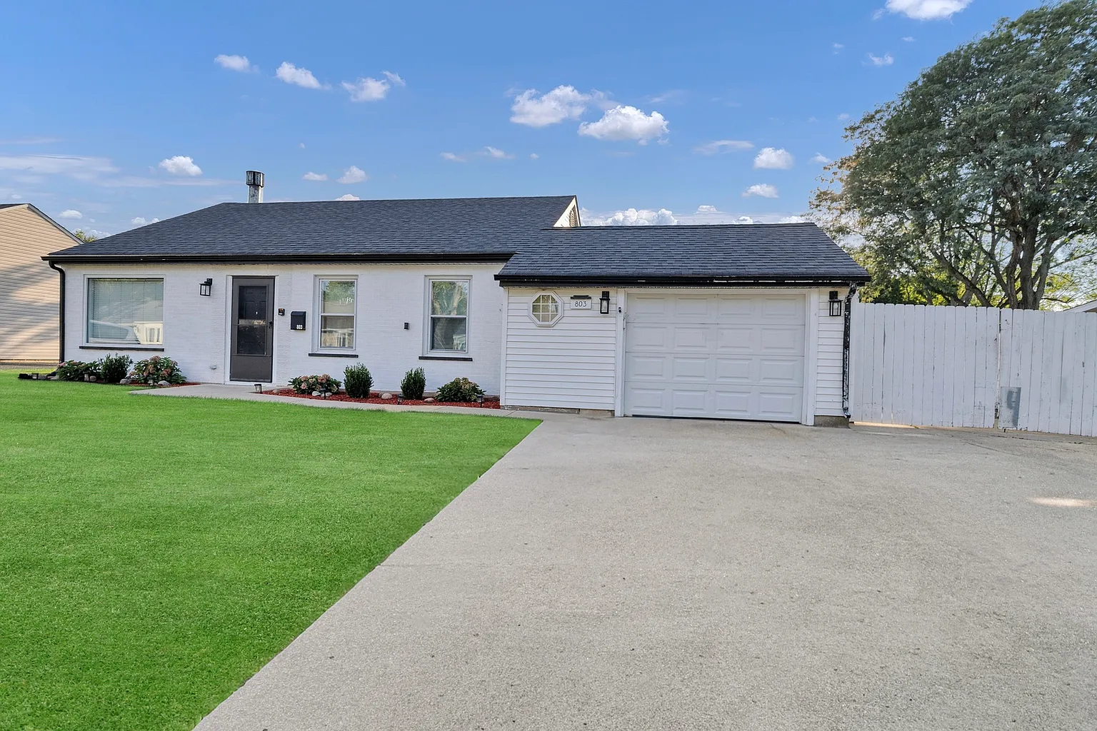 803 Forest Dr photo 1