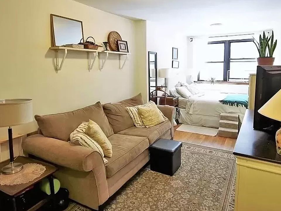 1st image of 255 W 75th St #1O