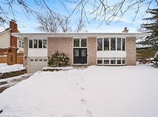 407 Canterbury Cres, Oakville, ON L6J 5K8