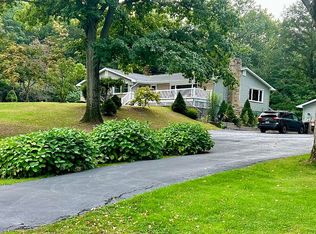 3095 S Roberts Rd, Fredonia, NY 14063