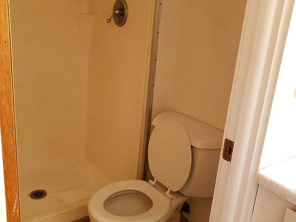 4th image of 825-827 N Grand Ave #82517