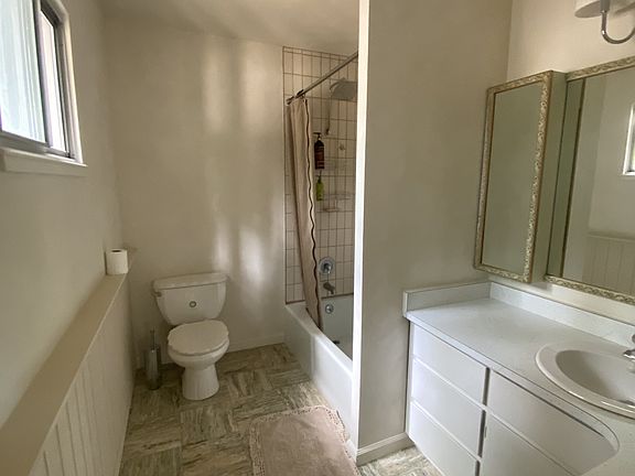 En suite bathroom