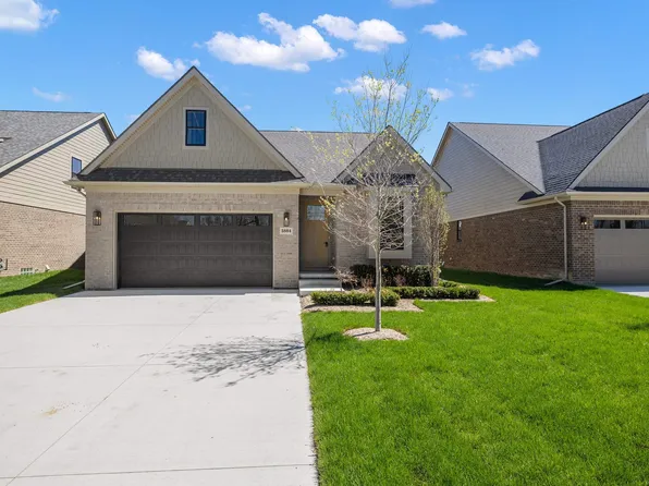5872 Willow Grove Dr, Troy, MI 48085