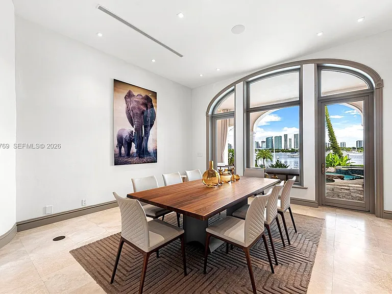432 S Hibiscus Dr — Photo 6