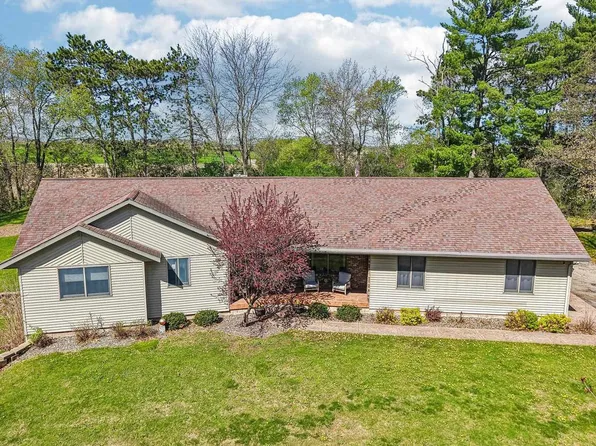 402 Derby Row, Reedsburg, WI 53959