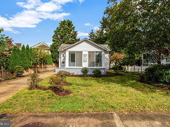 3rd image of 2621 2nd Rd N