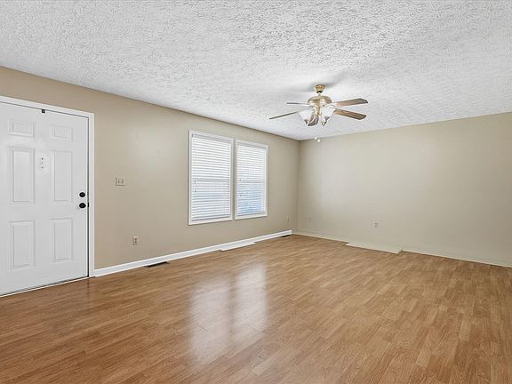 2nd image of 231 Easton Cir