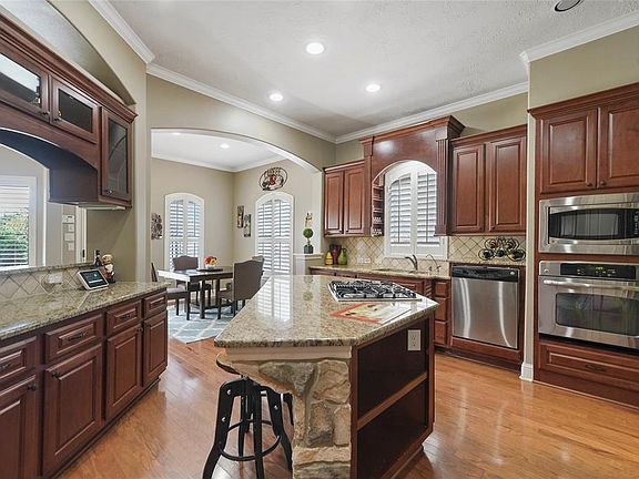 5th image of 7906 Sleepy Rose Ct