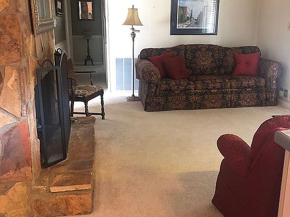 3rd image of 3201 Edgewood Dr
