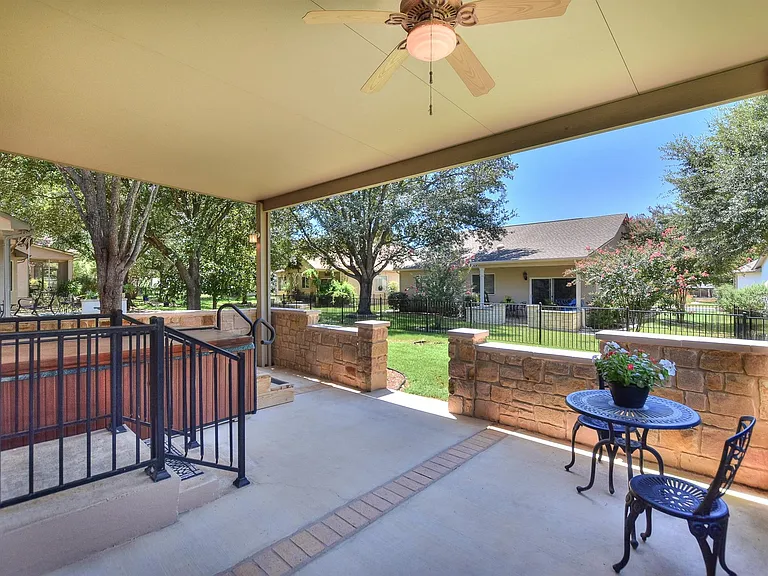 508 Texas Dr — Photo 6