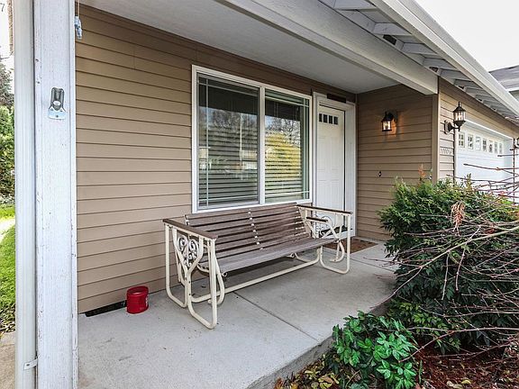 3rd image of 11125 NE 47th St