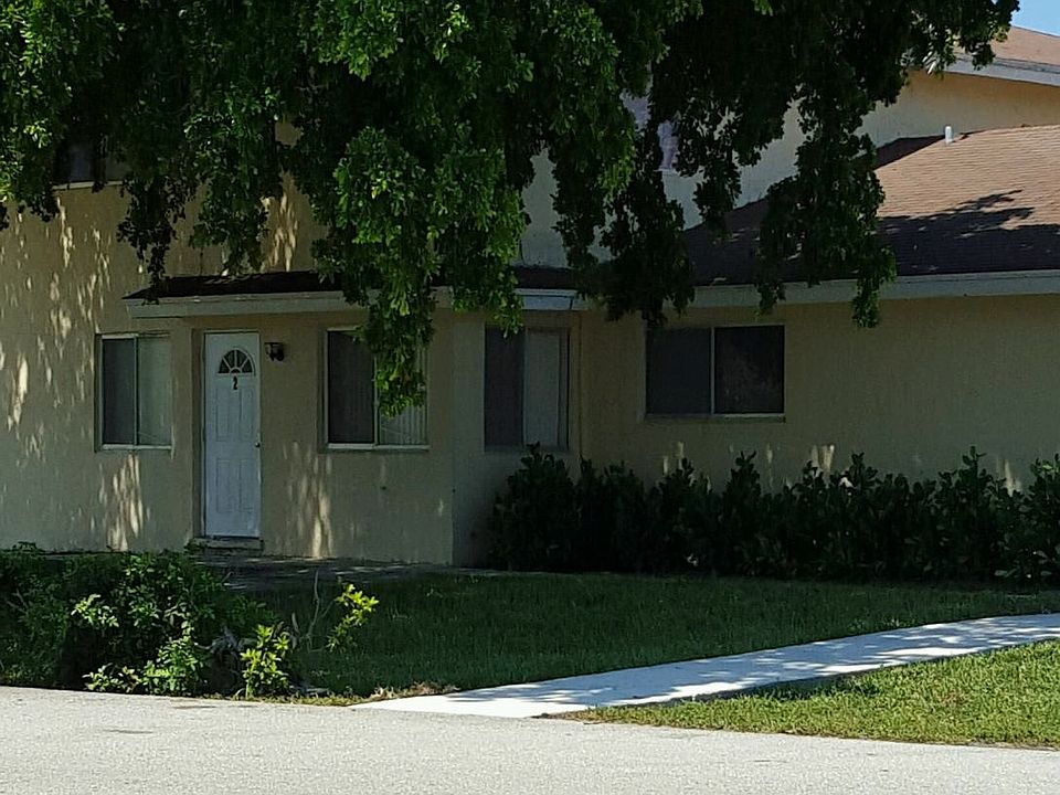 2nd image of 810 W Tiffany Dr APT 4