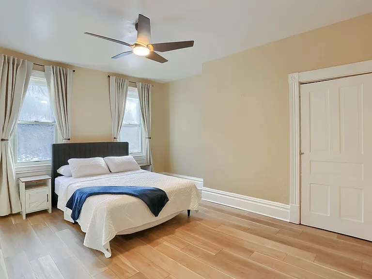 513 Grace St — Photo 39