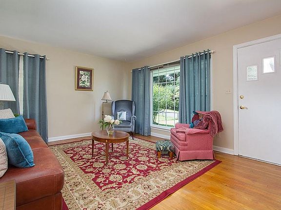 2nd image of 279 Pineland Dr SE