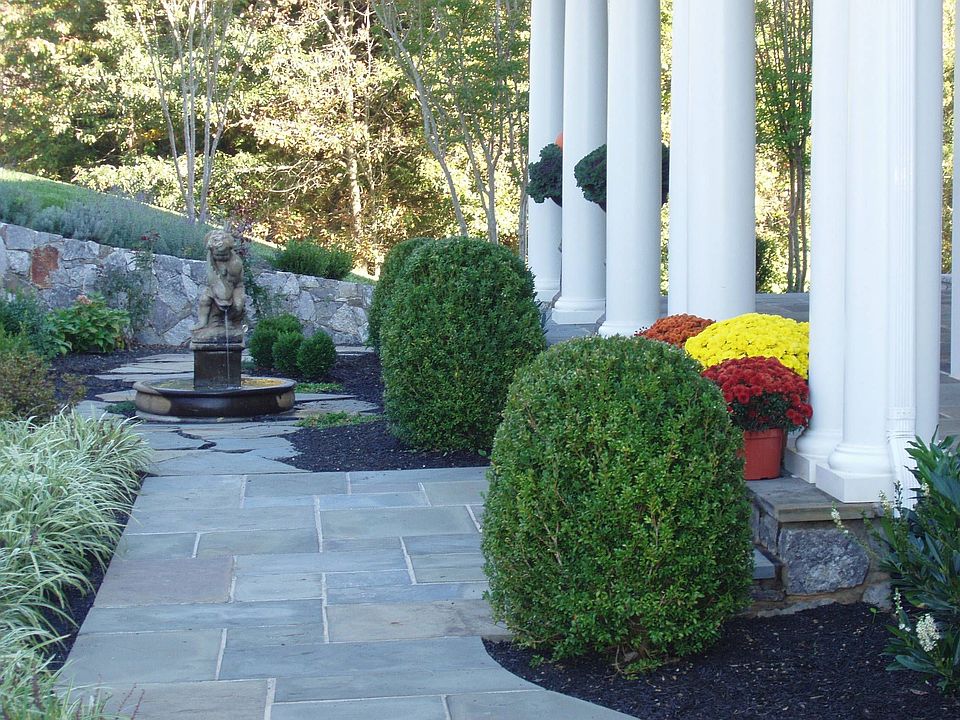 2nd image of 40104 Barbaras Bluff Ct