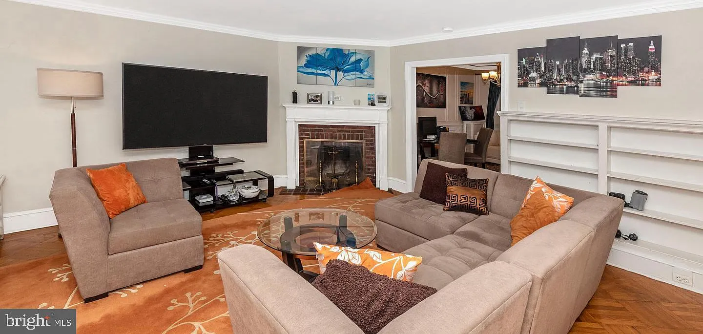 3 bed, 1.5 bath, 1440 sqft, $2,799 — Photo 3