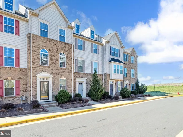 42628 Freistadt Sq, Sterling, VA 20166